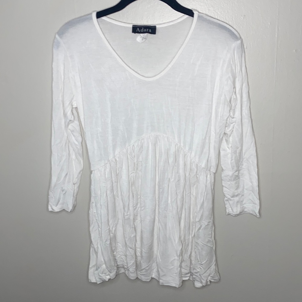 🪿Adorable white flowy Adara shirt! - Picture 2 of 6